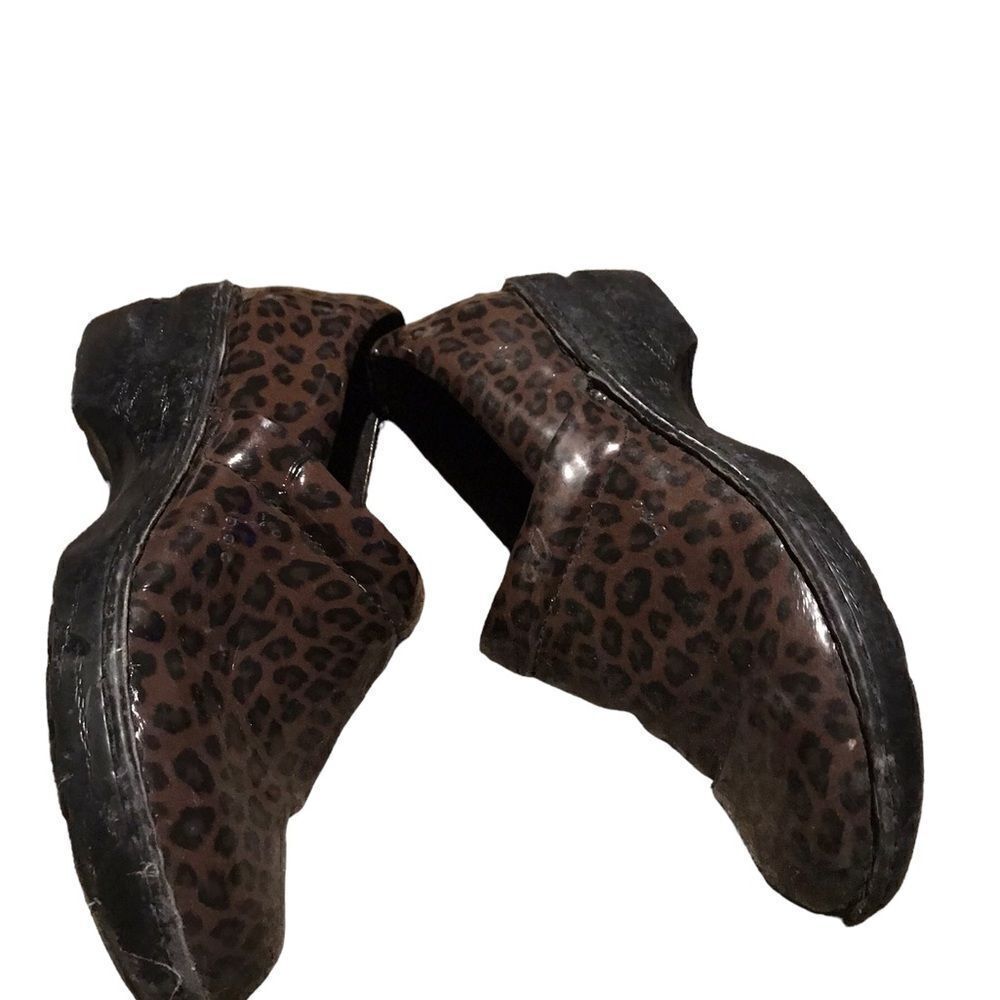 BOC clogs light weight rocker bottom for comfort and support excellent cond
